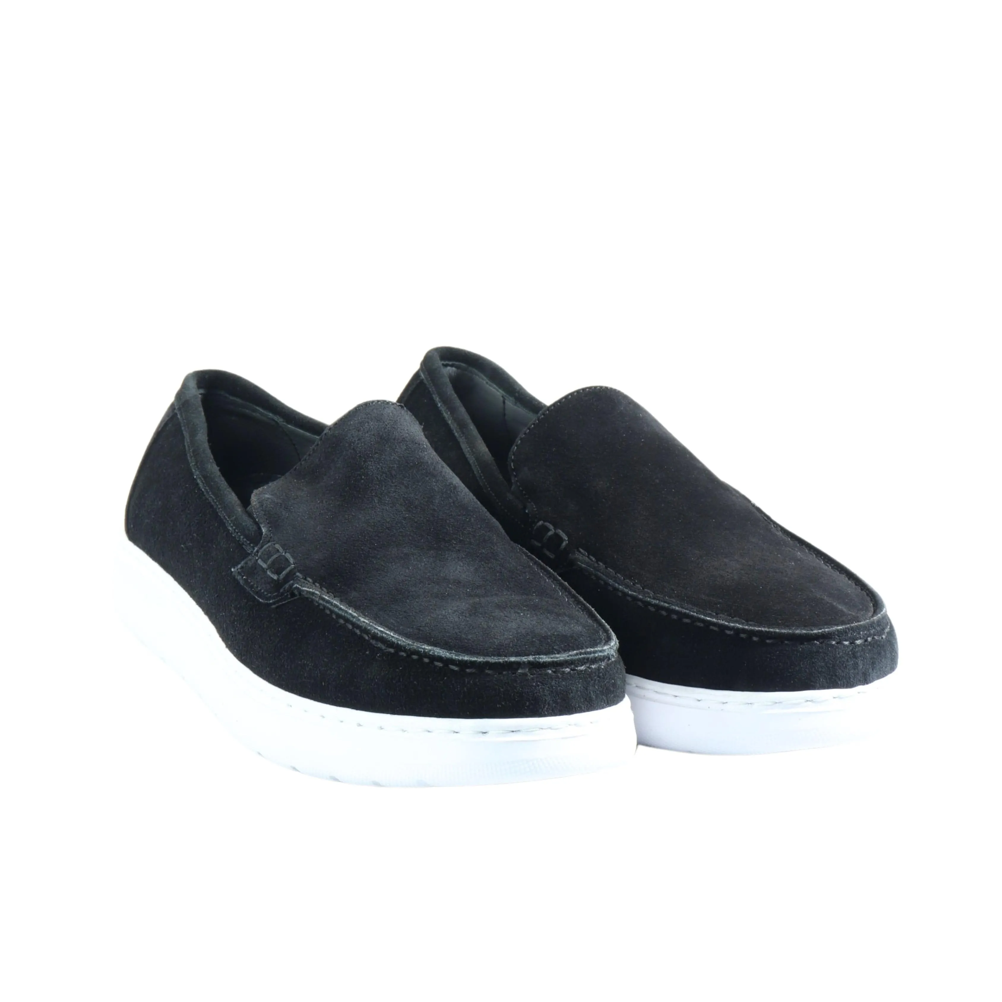 BRANDS & BEYOND - Suede Loafer