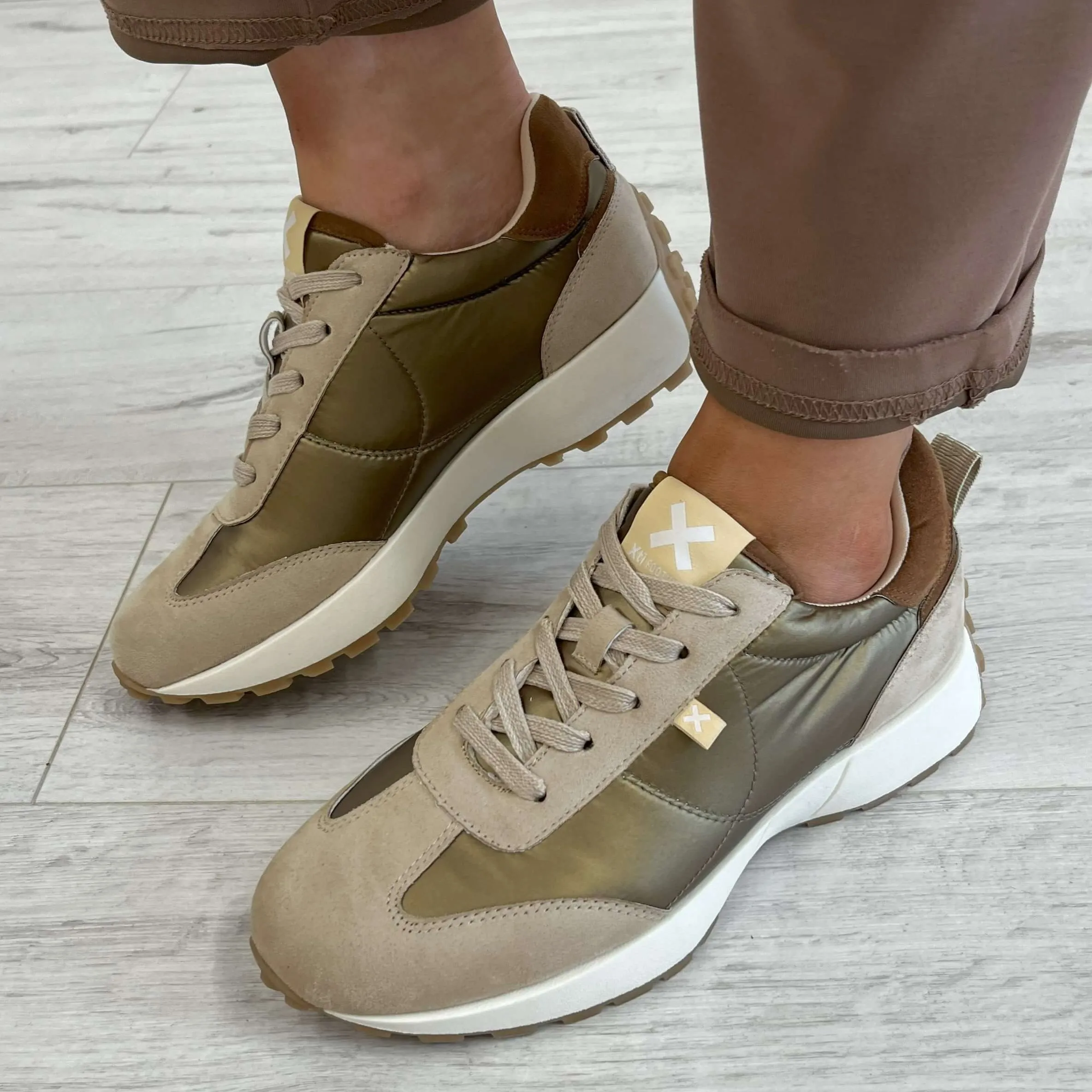 XTI Neutral Gum Sole Sneakers